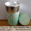 Boîte à thé japonaise 200 g environ fleurs blanches fond vert