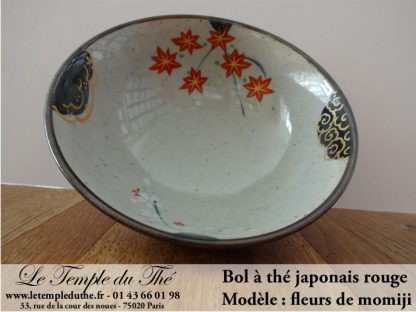 Bol à thé rouge en porcelaine du Japon fleurs de momiji