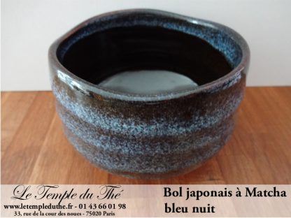 Bol japonais à Matcha bleu nuit pour la cérémonie du thé