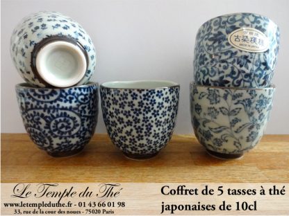 Tasse à thé en porcelaine du Japon fleurs bleues