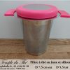 Filtre à thé en inox et silicone cerise. – Image 3