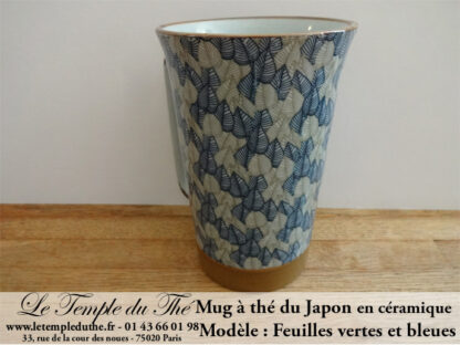 Long mug à thé du Japon en céramique 35 cl feuilles vertes et bleues – Image 2