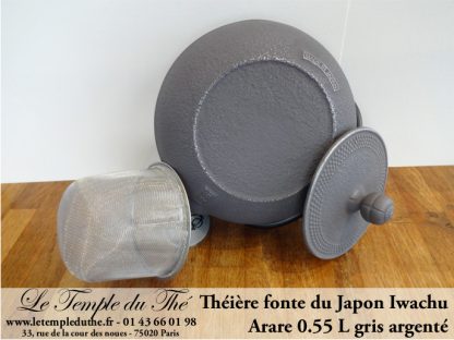 Théière IWACHU Arare Théière du Japon 0.55 L gris argenté