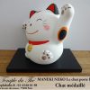 Maneki-Neko Le chat porte bonheur médaillé – Image 3