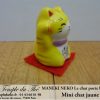 Maneki-Neko Le chat porte bonheur mini chat jaune – Image 2