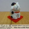 Maneki-Neko Le chat porte bonheur mini chat oreille blanche – Image 3