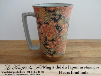 Long mug japonais en céramique 35 cl fleurs fond noir