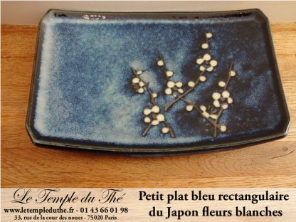 Plat japonais rectangulaire bleu fleurs blanches