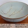 Grand saladier du Japon bleuté fleurs blanches