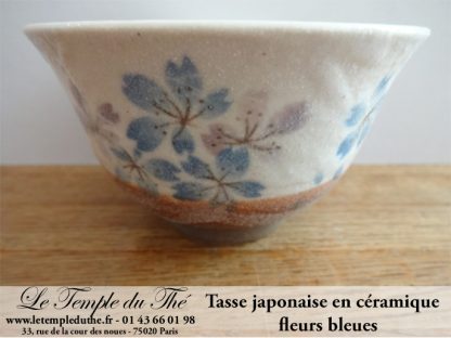 Tasse à thé en céramique du Japon fleurs bleues