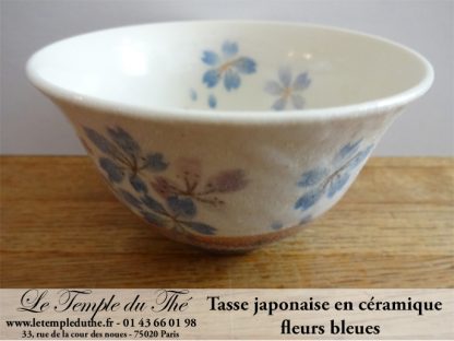 Tasse à thé en céramique du Japon fleurs bleues