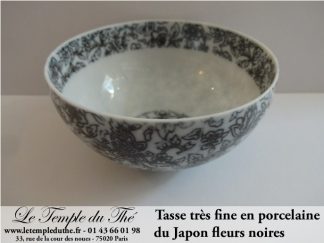 Tasse japonaise en porcelaine fine du Japon fleurs noires