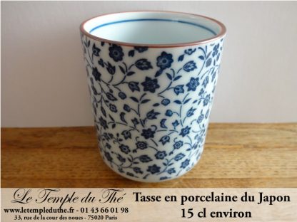 Tasse en porcelaine du Japon fleurs bleues
