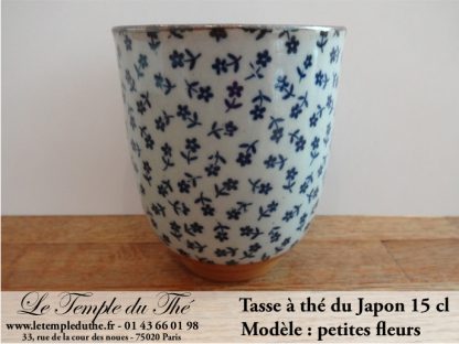 Tasse à thé japonaise 15 cl modèle petites fleurs