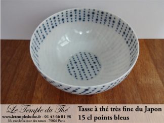 Tasse à thé très fine du Japon points bleus