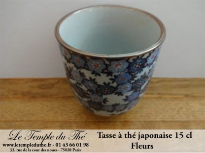 Tasse à thé japonaise 15 cl modèle fleurs