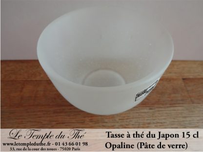 Tasse à thé japonaise en opaline