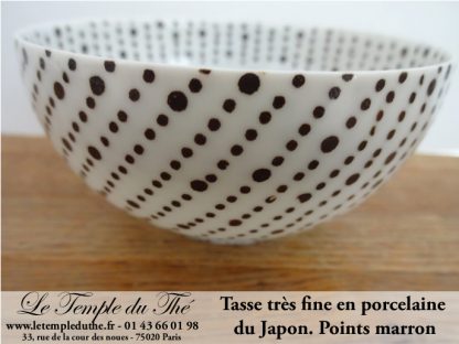 Tasse en porcelaine très fine du Japon modèle points marrons