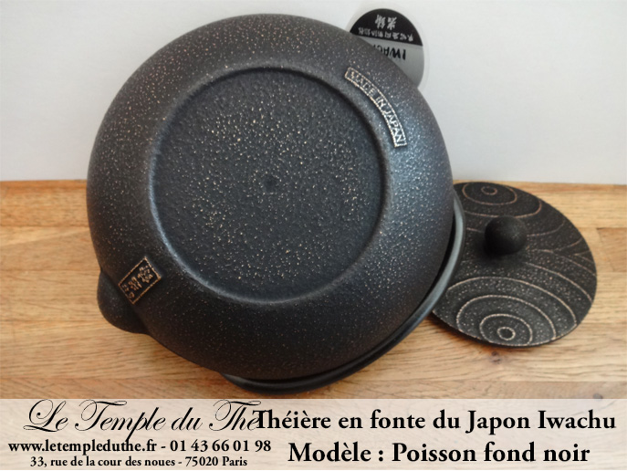 Théière en fonte du Japon Iwachu poissons fond noir – Image 3