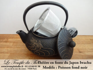 Théière en fonte du Japon Iwachu poissons fond noir