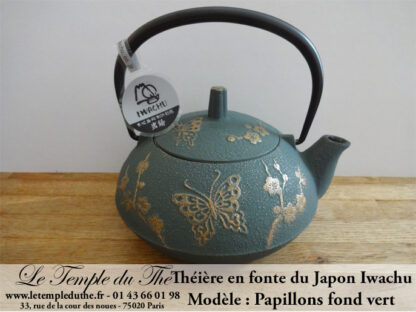 Théière en fonte IWACHU Japon 0.6 L papillons dorés – Image 3