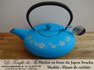 Théière en fonte IWACHU  0.5 L fleurs de cerisier
