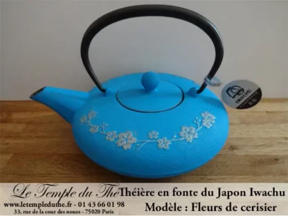Théière en fonte IWACHU  0.5 L fleurs de cerisier