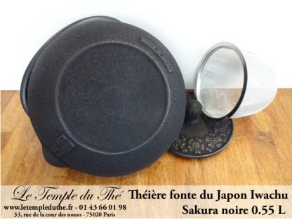 Théière en fonte du Japon IWACHU modèle Sakura noire