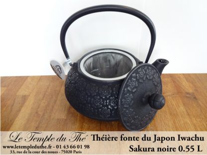 Théière en fonte du Japon IWACHU modèle Sakura noire