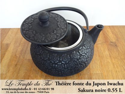 Théière en fonte du Japon IWACHU modèle Sakura noire