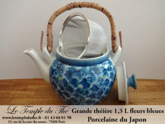 Théière en porcelaine du Japon fleurs bleues 130 cl